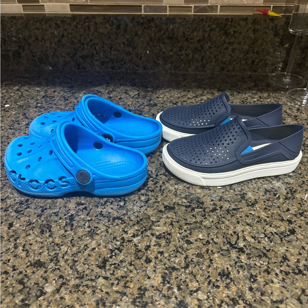 CROCS Kids Shoes in Bright Blue and Dark Navy-2 pair - Picture 4 of 6